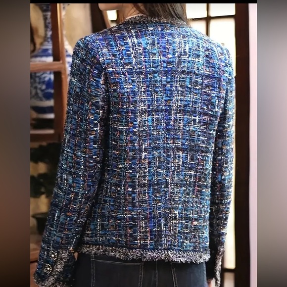 Elegant Blue Tweed Blazer with Fringe Details - Picture 2 of 6
